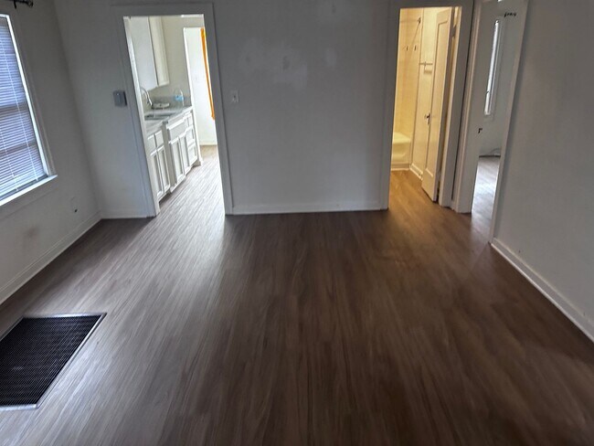 Building Photo - 119-121 Flower St