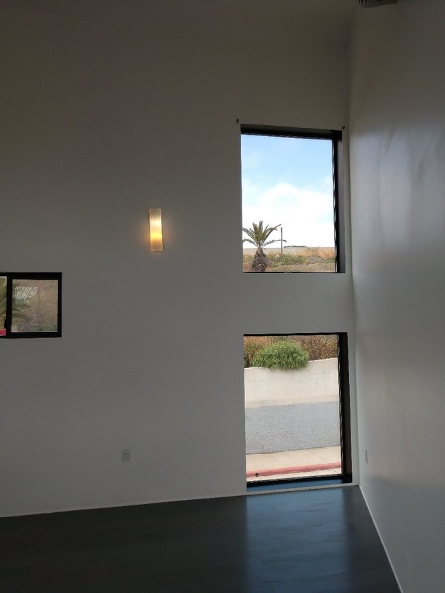 Building Photo - 2120 State Street