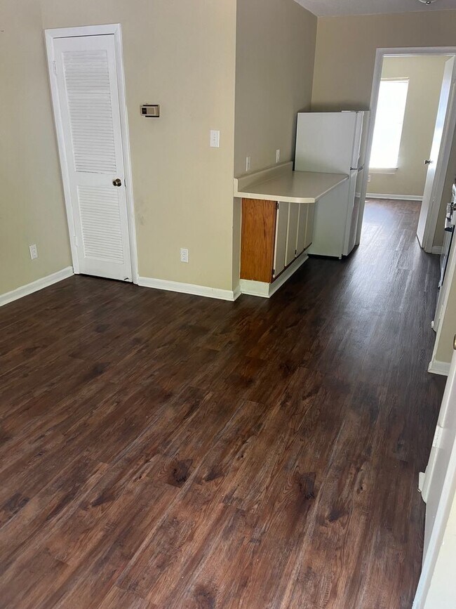 Building Photo - 1533 Midland Michigan Ave.