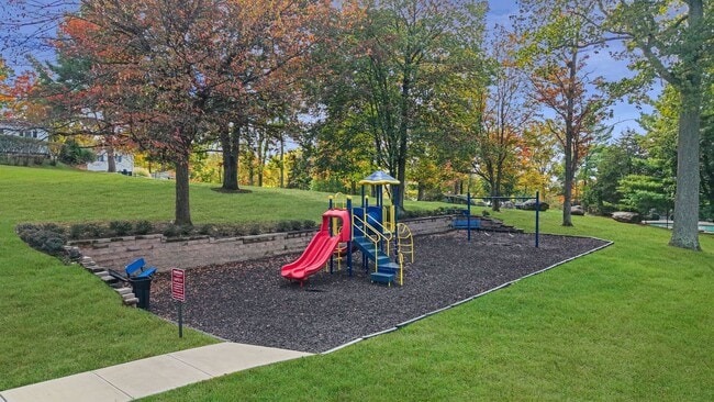 Building Photo - 3 bedroom (Entire House) in the Solitude Village section of High Bridge