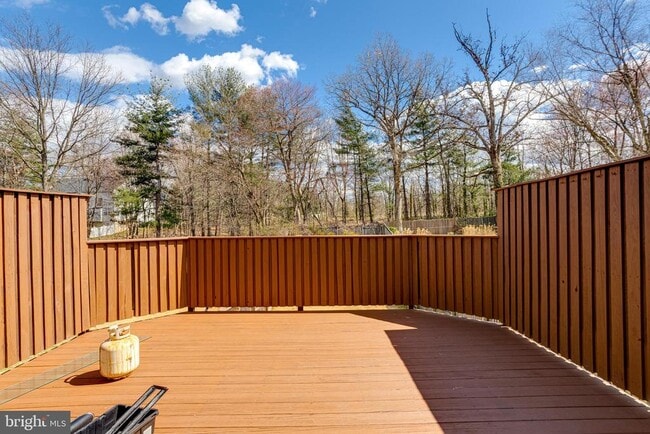 Building Photo - 8522 Pine Run Ct
