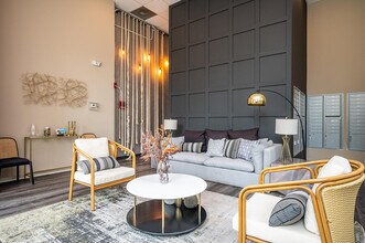 Building Photo - 525 Parkway Dr NE