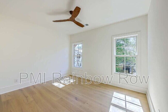 Building Photo - 755 Adluh St