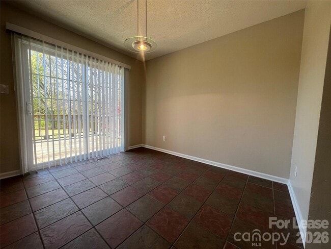 Building Photo - 1369 Little Rd