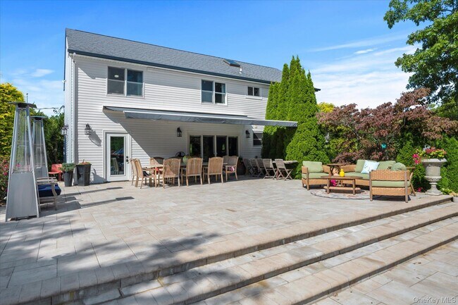 Building Photo - 525 S Harbor Rd