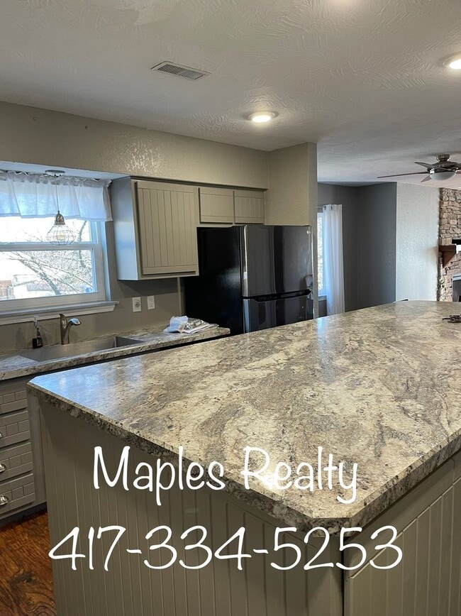 Building Photo - Stunning 2 bedroom, 2 bathroom condo for rent in downtown, Branson MO