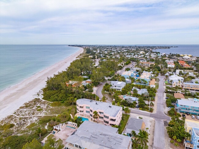 Building Photo - 3708 Gulf Dr