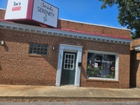 Building Photo - 132 Pickwick Ave