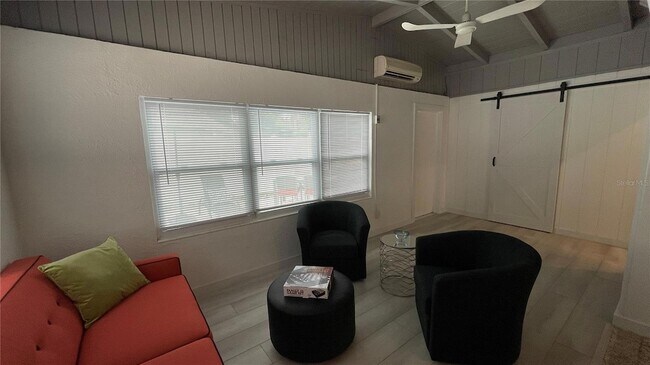 Building Photo - 2832 Bay St