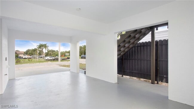 Building Photo - 9002 Somerset Ln