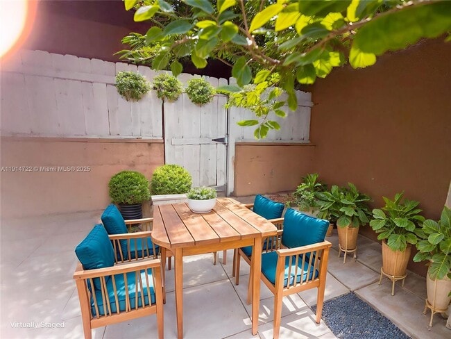 Building Photo - 4045 NW 19th St