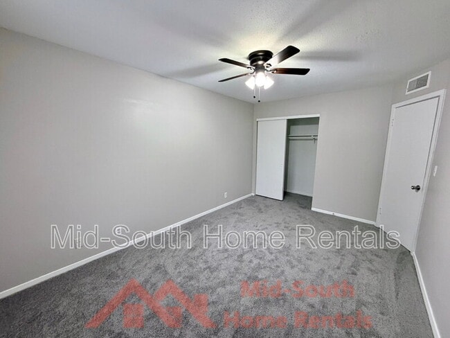 Building Photo - 1869 Poplar Woods Cir E