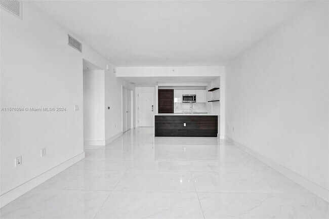 Building Photo - 301 Altara Ave