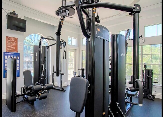 Building Photo - 705 Seagate Dr