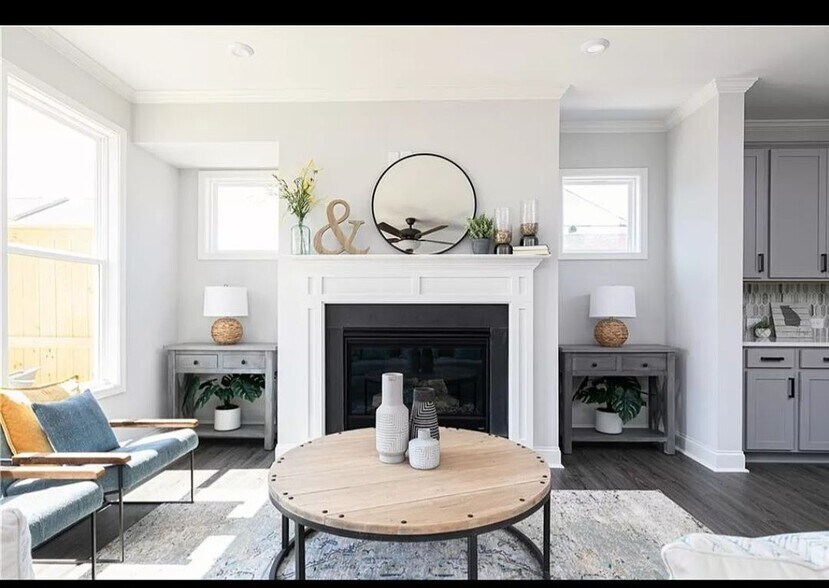 Building Photo - 913 Colton Dr