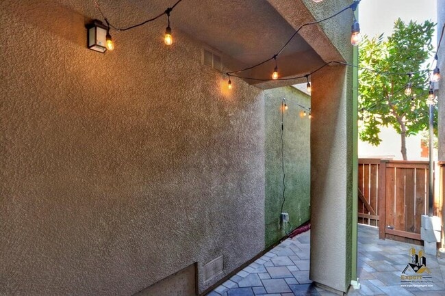 Building Photo - 867 Graphite Ln