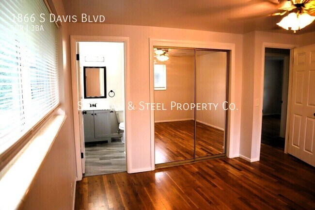 Building Photo - 1866 S Davis Blvd