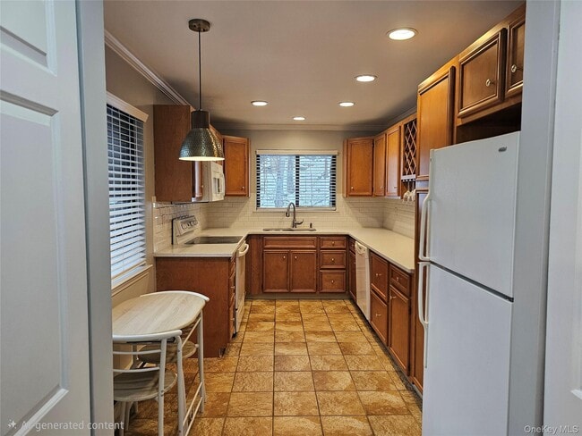 Building Photo - 3 Briarcliff Dr S