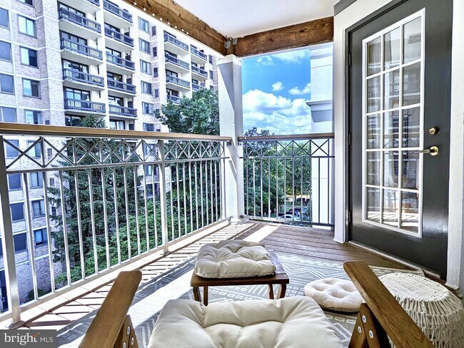 Building Photo - 5563 Seminary Rd