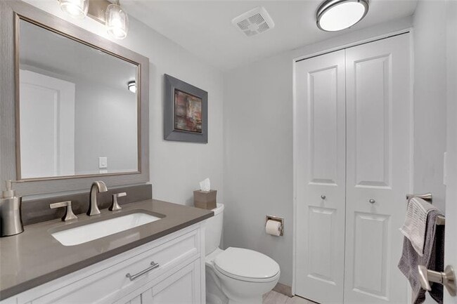 Building Photo - 3900 Galt Ocean Dr