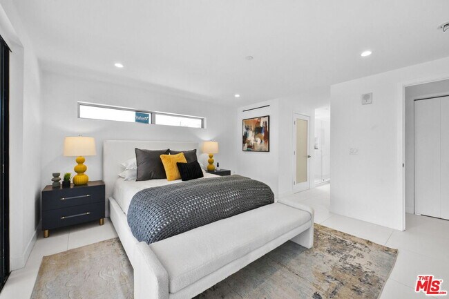 Building Photo - 621 Kings Rd