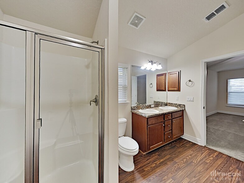 Building Photo - 2209 Bexley Dr