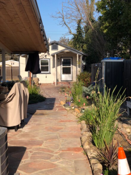 Building Photo - 2533 Cambon Way