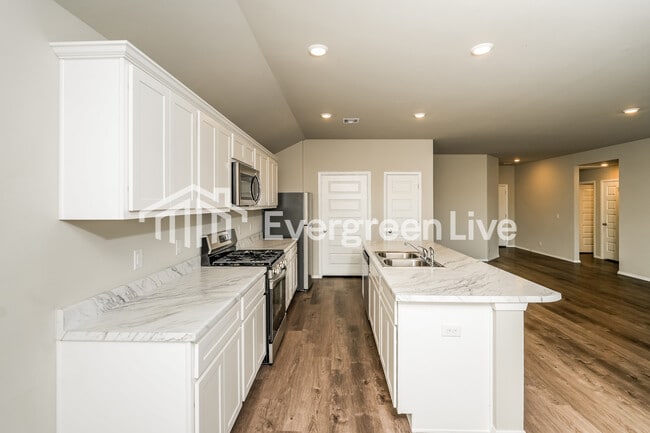 Building Photo - 23007 S King Rdg Dr