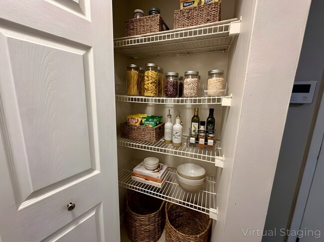 Building Photo - 3bed/3.5bath Townhouse in Walden Woods