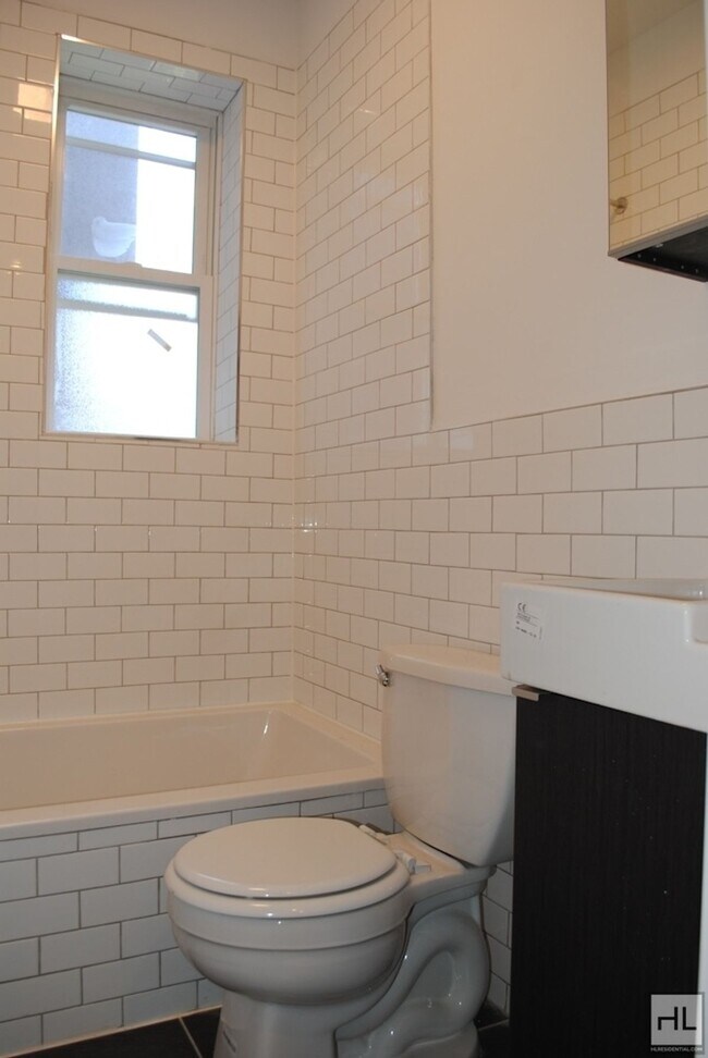Building Photo - 19 STREET / South Slope / Spacious Sun-Fil...