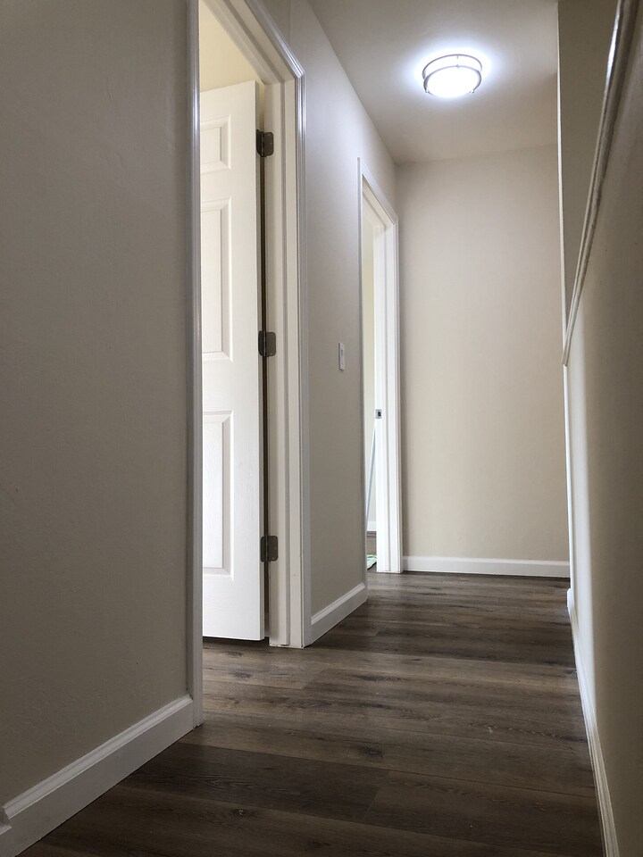 Building Photo - 7150 Rainbow Dr