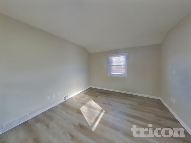 Building Photo - 906 Township Line Rd