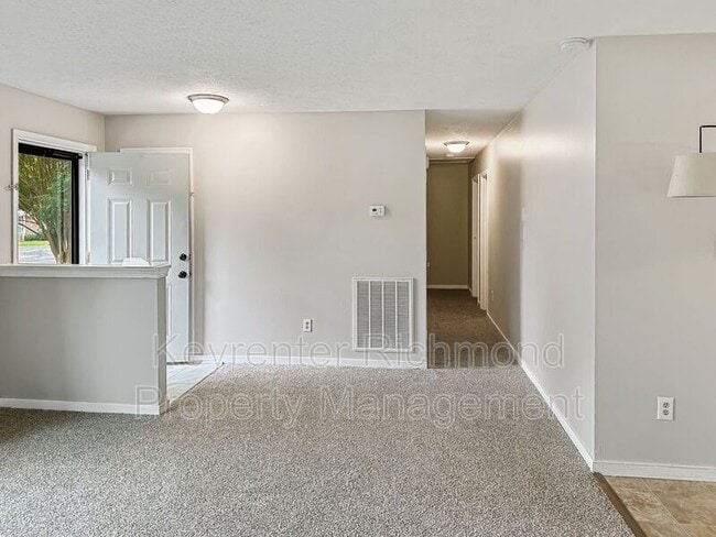 Building Photo - 6422 Wedgewood Rd