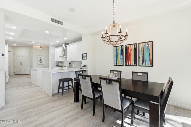 Building Photo - 20802 N Grayhawk Dr