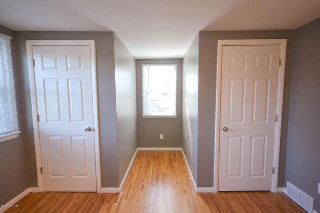 Building Photo - Cape Cod style home - completely updated t...