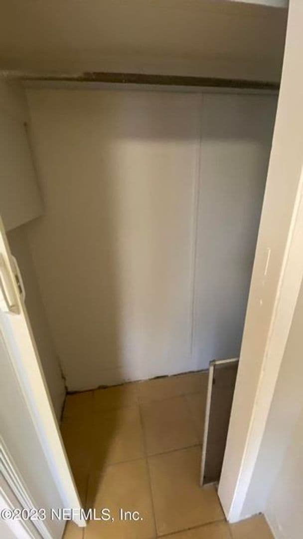 Building Photo - Garage apartment with large patio!!