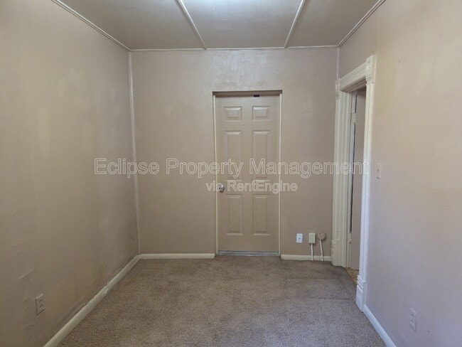 Building Photo - 721 3rd St