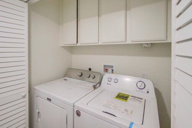 Building Photo - 1059 Arbor Ln