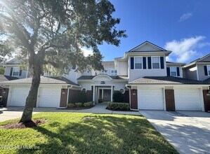 Building Photo - 2017 Pond Ridge Ct