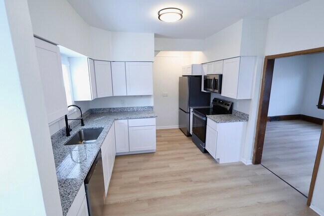 Building Photo - 295 Noble Ave