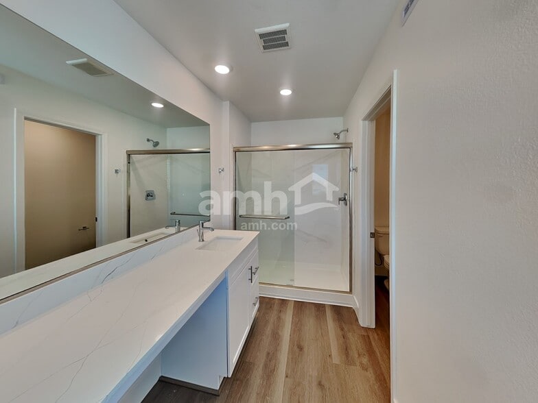 Building Photo - 5816 Astapor St