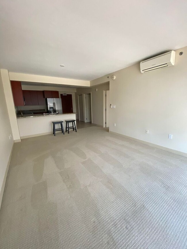 Building Photo - 909 Kapiolani Blvd