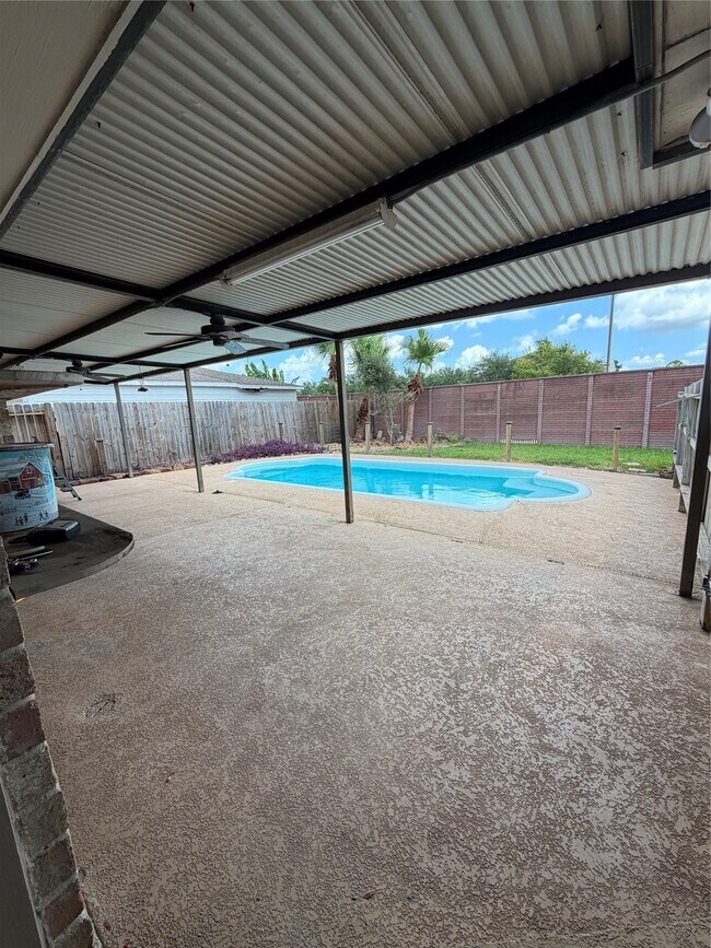 Building Photo - 10102 Sagecourt Dr