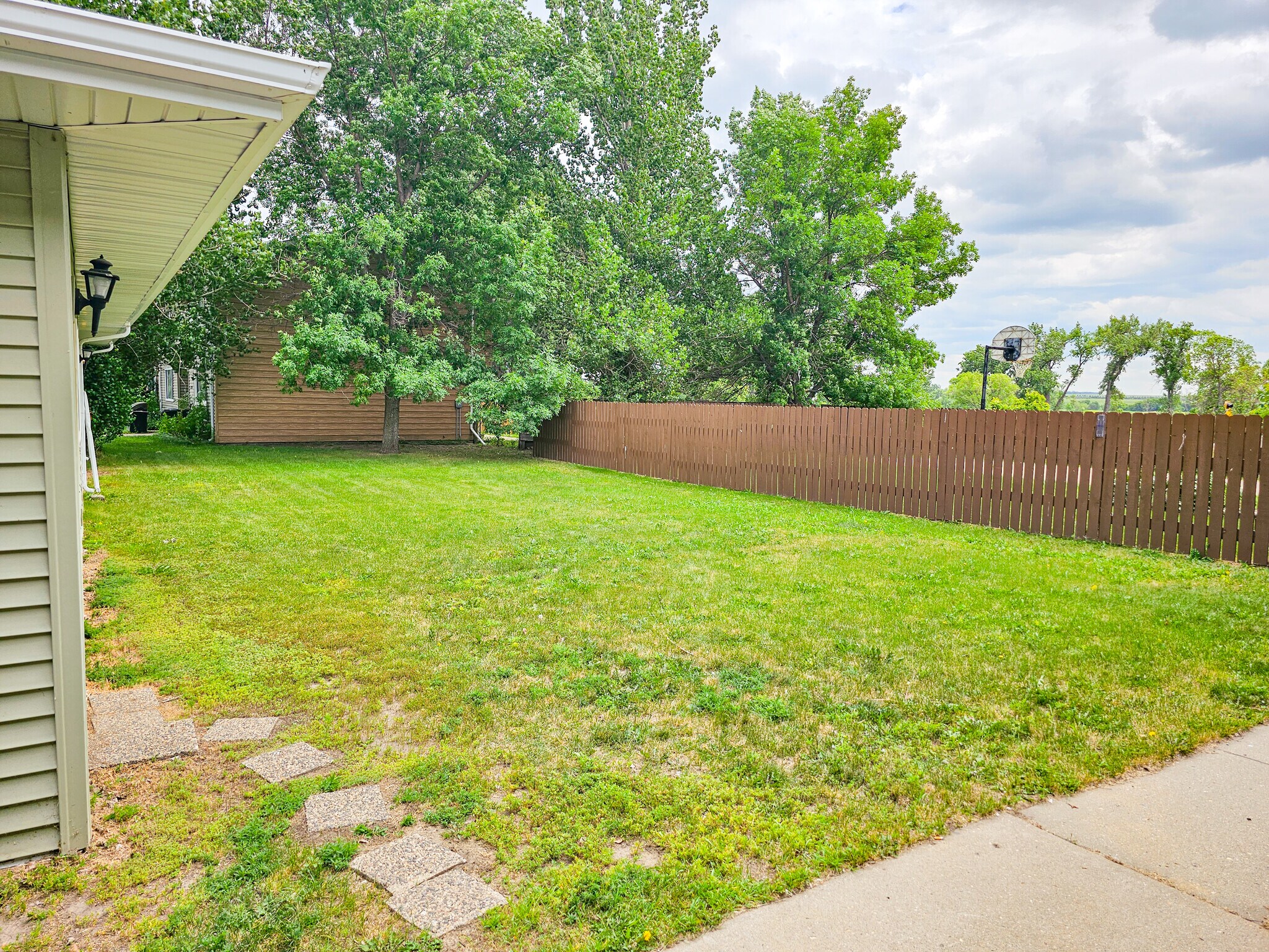 Building Photo - 1117 Expansion Dr