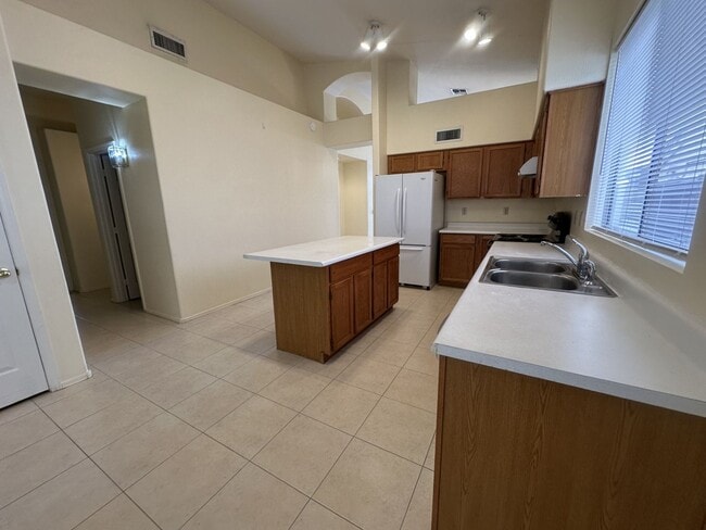 Building Photo - CONVENIENT CHANDLER LOCATION