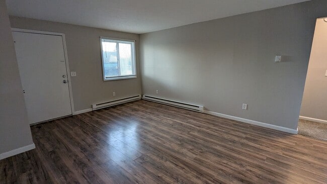 Building Photo - MN Cedar Village (827)