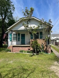 Building Photo - Charming Park Circle Ranch
