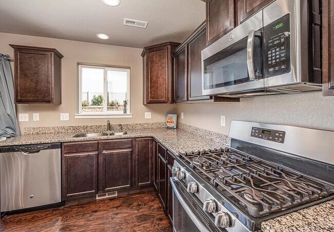 Building Photo - Well Maintained Single Family Home for Rent