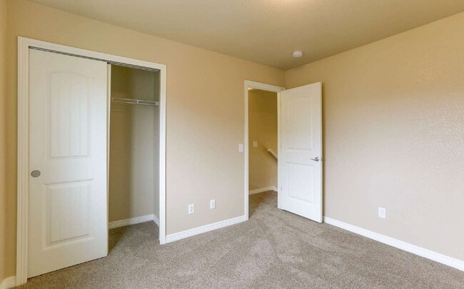 Building Photo - 3832 Sierra Glen Pl