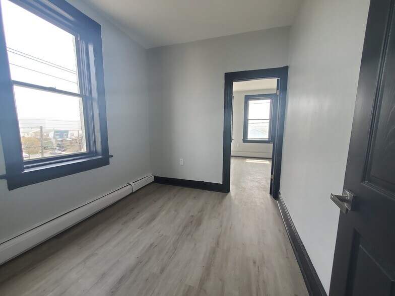 91 E 25th St 12 - 90 E 25th St